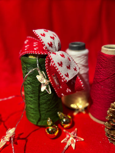 Fascia in lana merinos con fiocco e cuori